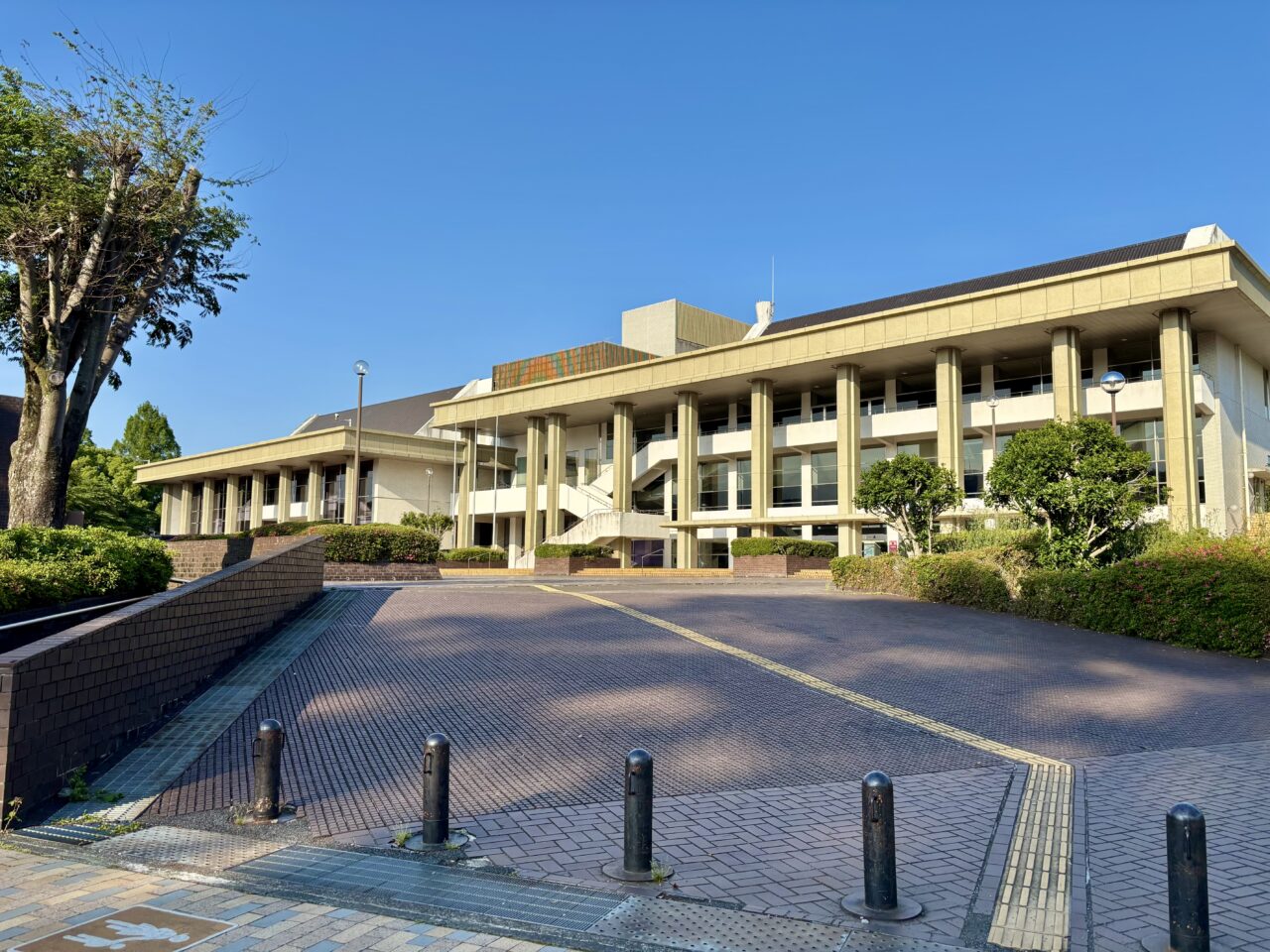 静岡市民文化会館、