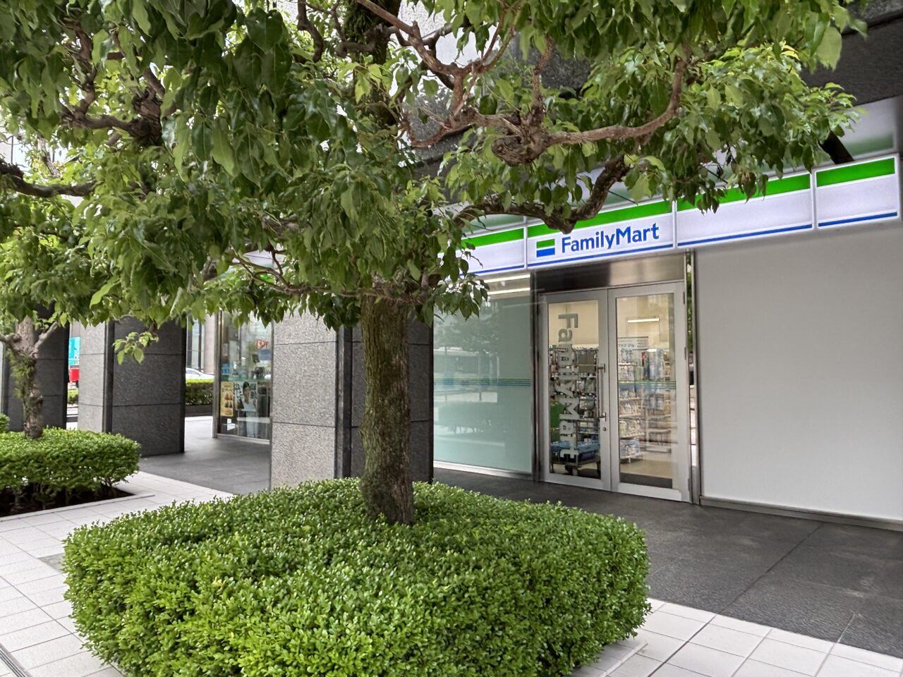 ファミリーマート 静岡呉服町スクエア店